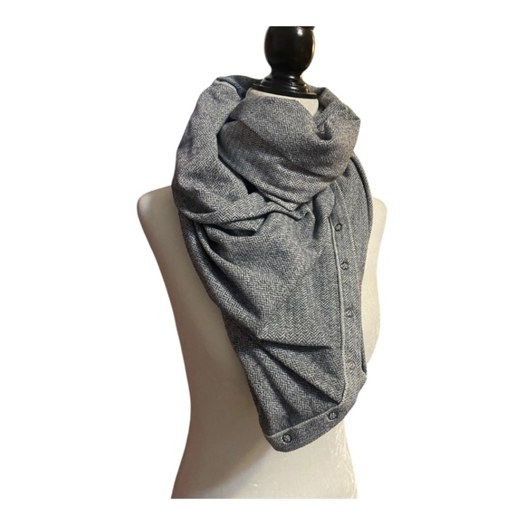 Lululemon Chevron print vinyasa convertible scarf. One size - Picture 7 of 16